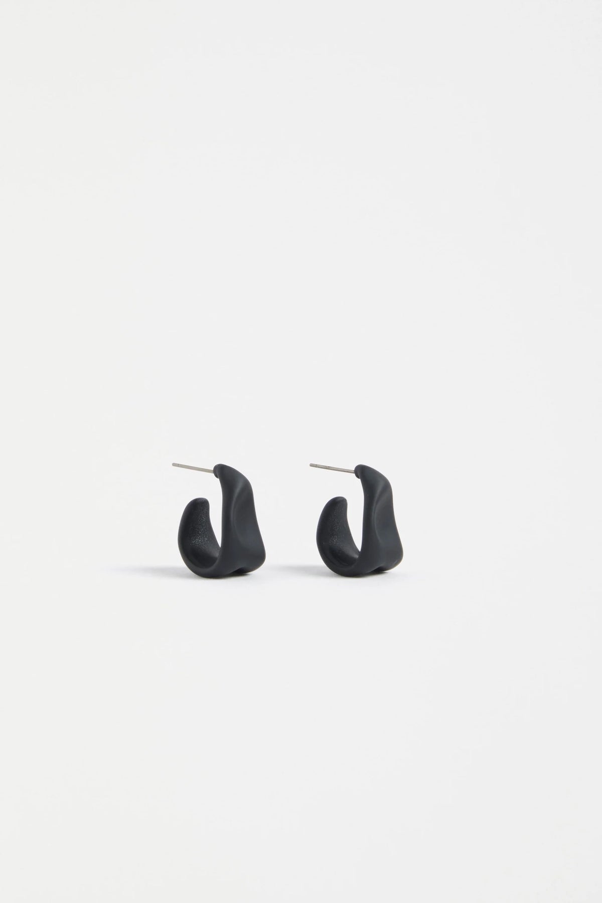ELK | FEVEN SMALL HOOP EARRING