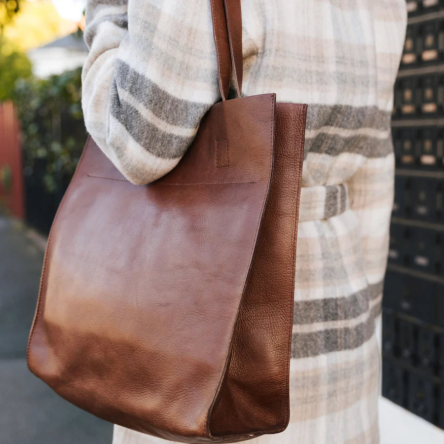 Dusky Robin | Catie Tote