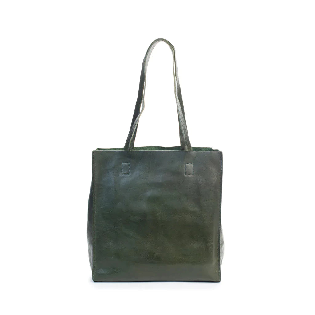 Dusky Robin | Catie Tote