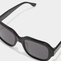 Assembly Label - Frame 16 Oversized Sunglasses Black