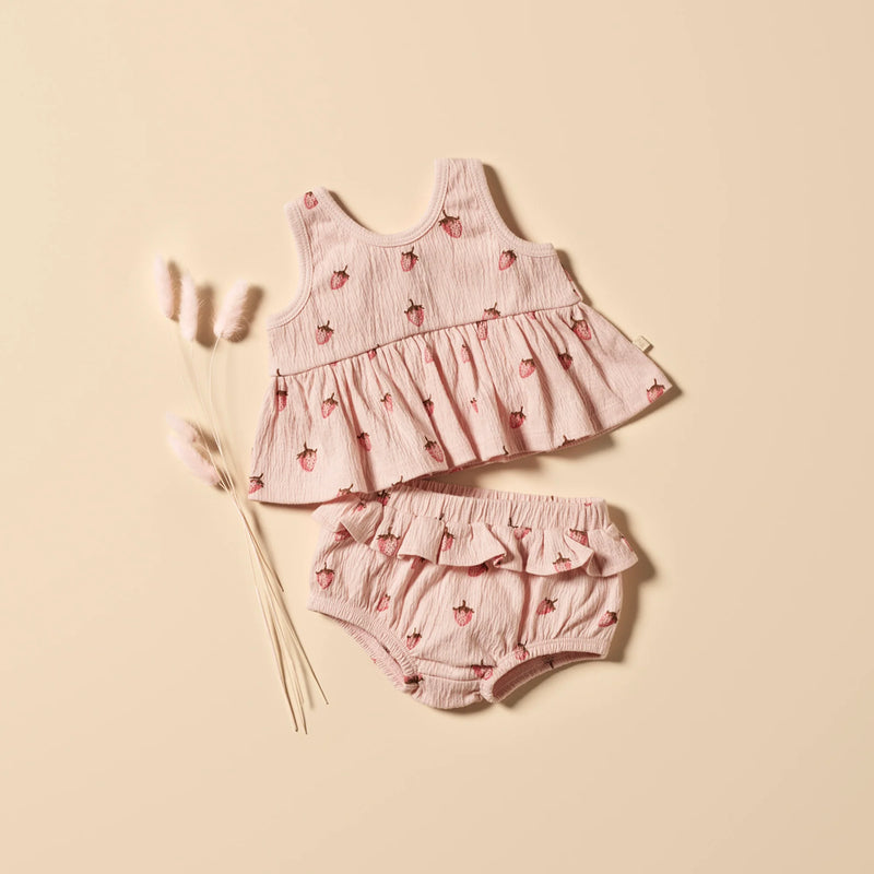 Wilson + Frenchy | Strawberry Kisses Organic Ruffle Set