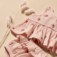 Wilson + Frenchy | Strawberry Kisses Organic Ruffle Set