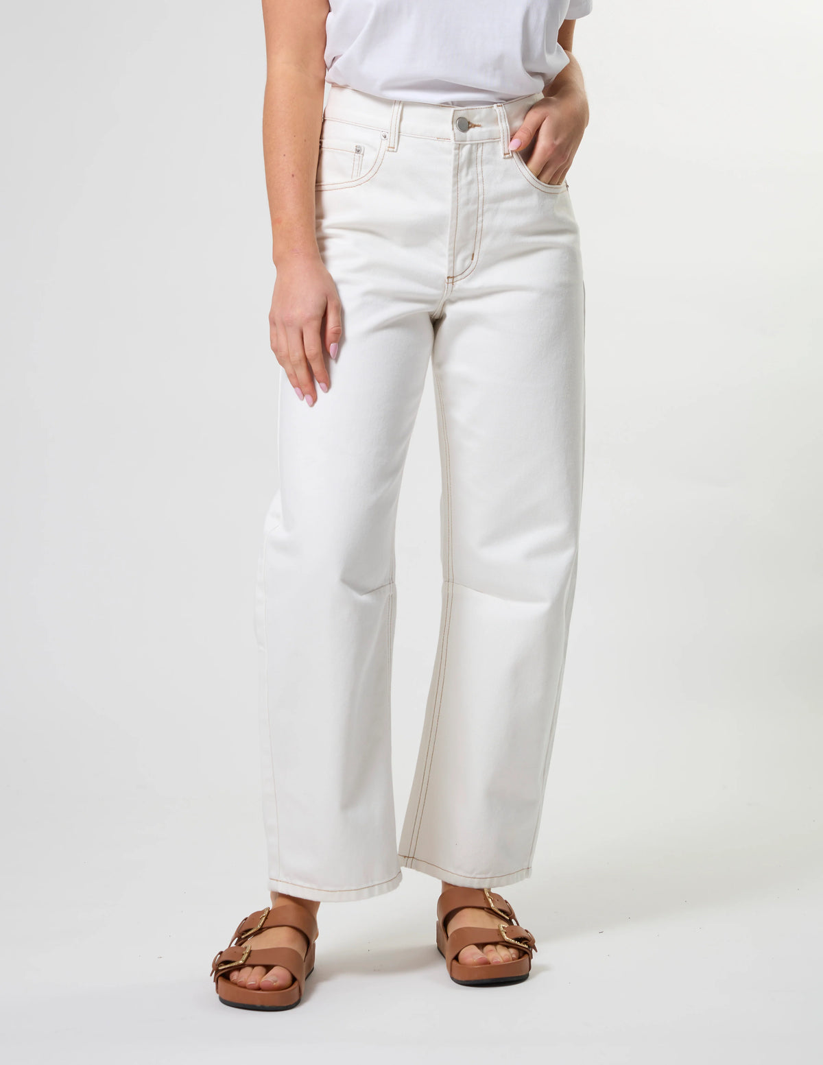 CARSON BARREL JEAN - ECRU