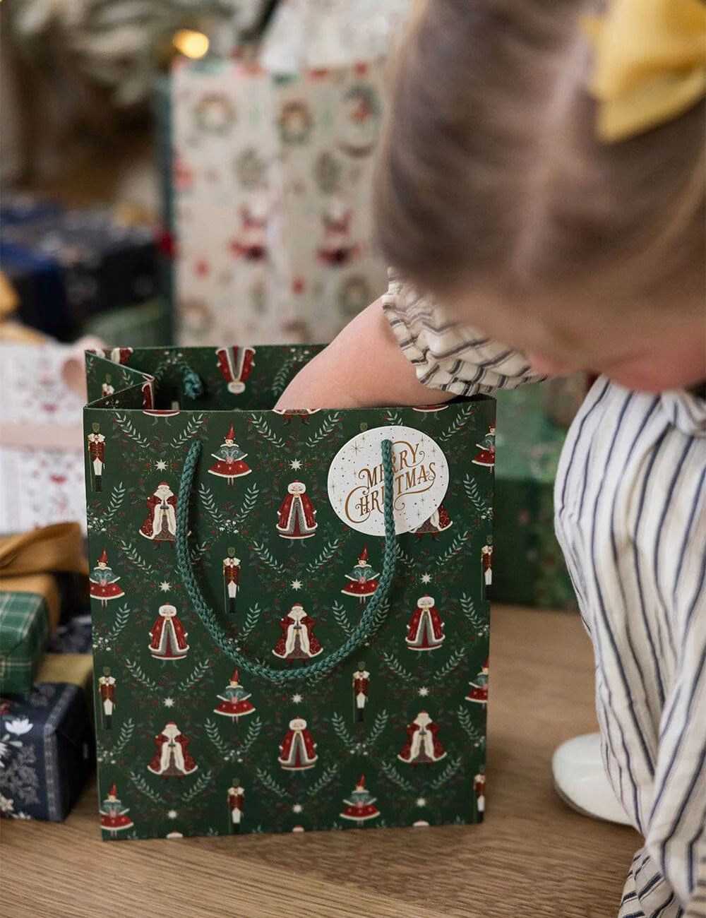 MEDIUM CHRISTMAS GIFT BAG - MR & MRS CLAUS