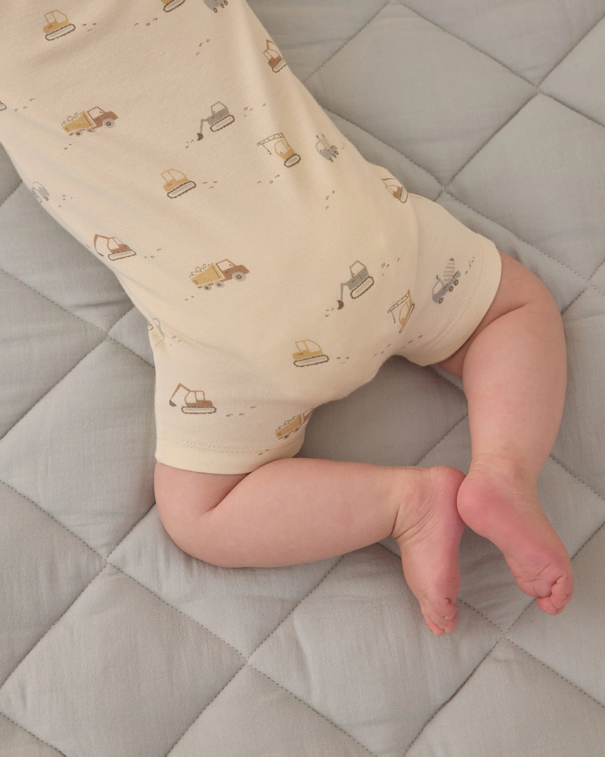 Quincy Mae | Zip Short-Sleeved Sleeper - Construction