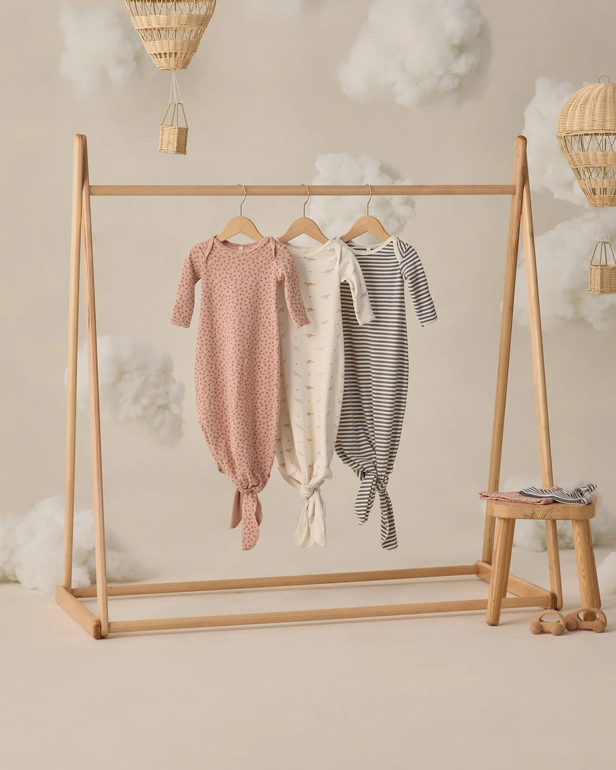 Quincy Mae | Knotted Baby Gown + Hat Set || Posy