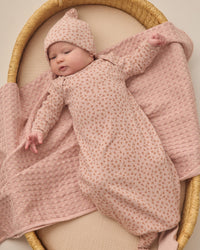Quincy Mae | Knotted Baby Gown + Hat Set || Posy