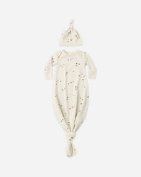 Quincy Mae | Knotted Baby Gown + Hat Set || Acorns