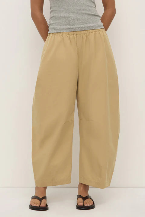 Assembly Label | Lola Barrel Pant - Tan