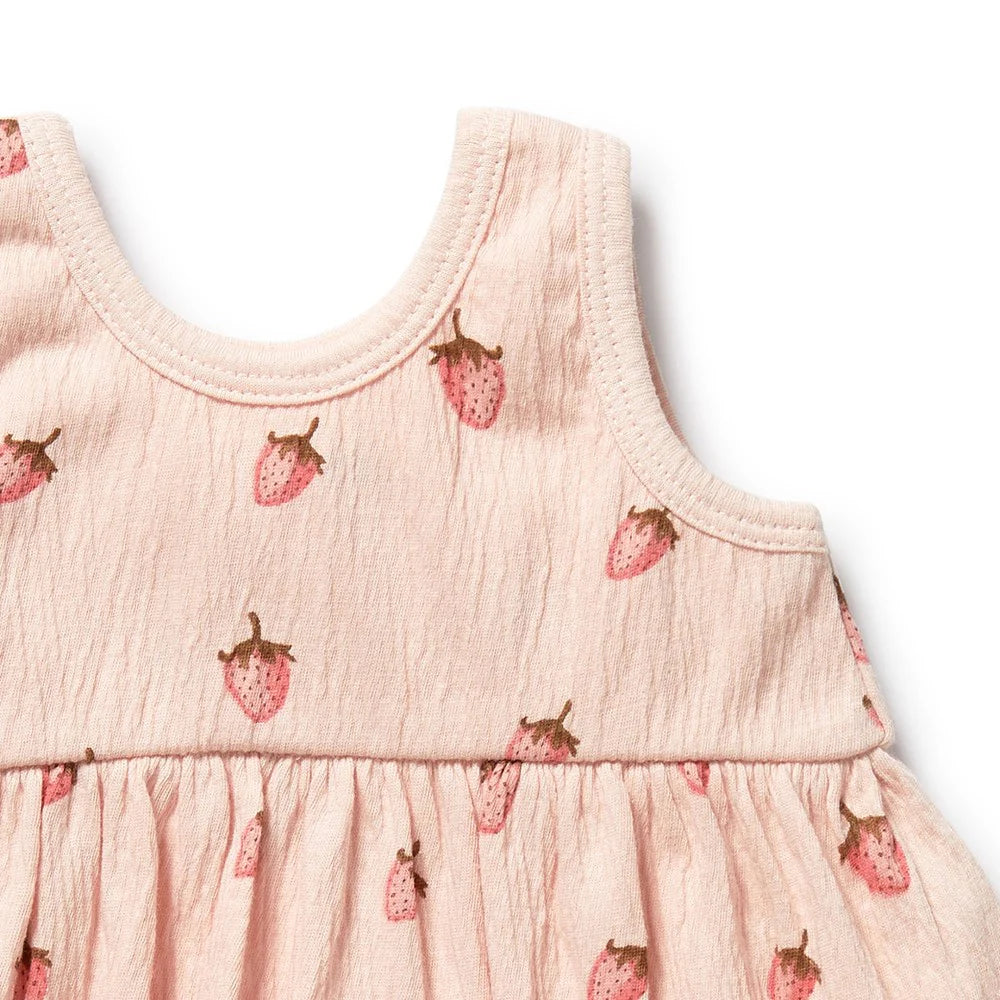 Wilson + Frenchy | Strawberry Kisses Organic Ruffle Set