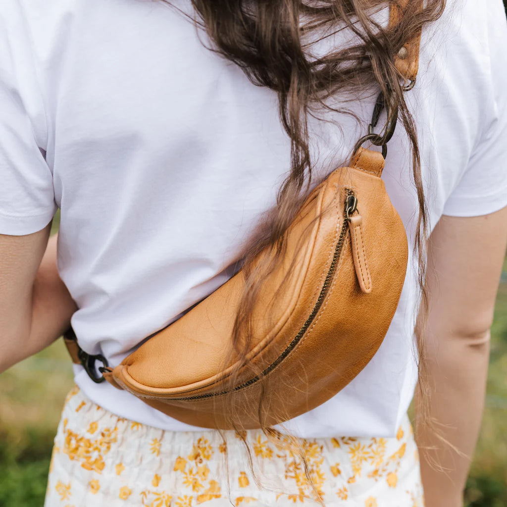 Dusky Robin | Escape The Ordinary Belt Bag