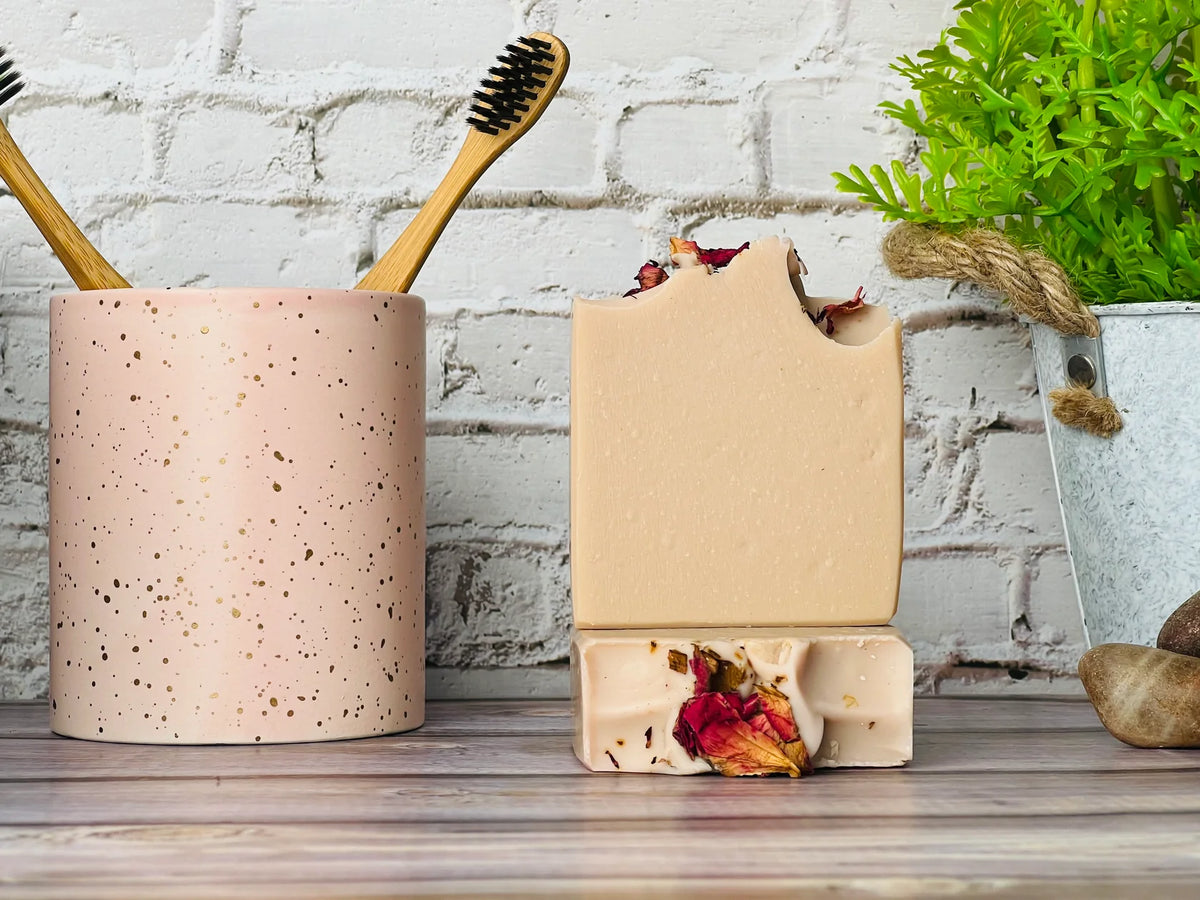 Cedarwood Road | Aussie Pink Clay with Rose Geranium